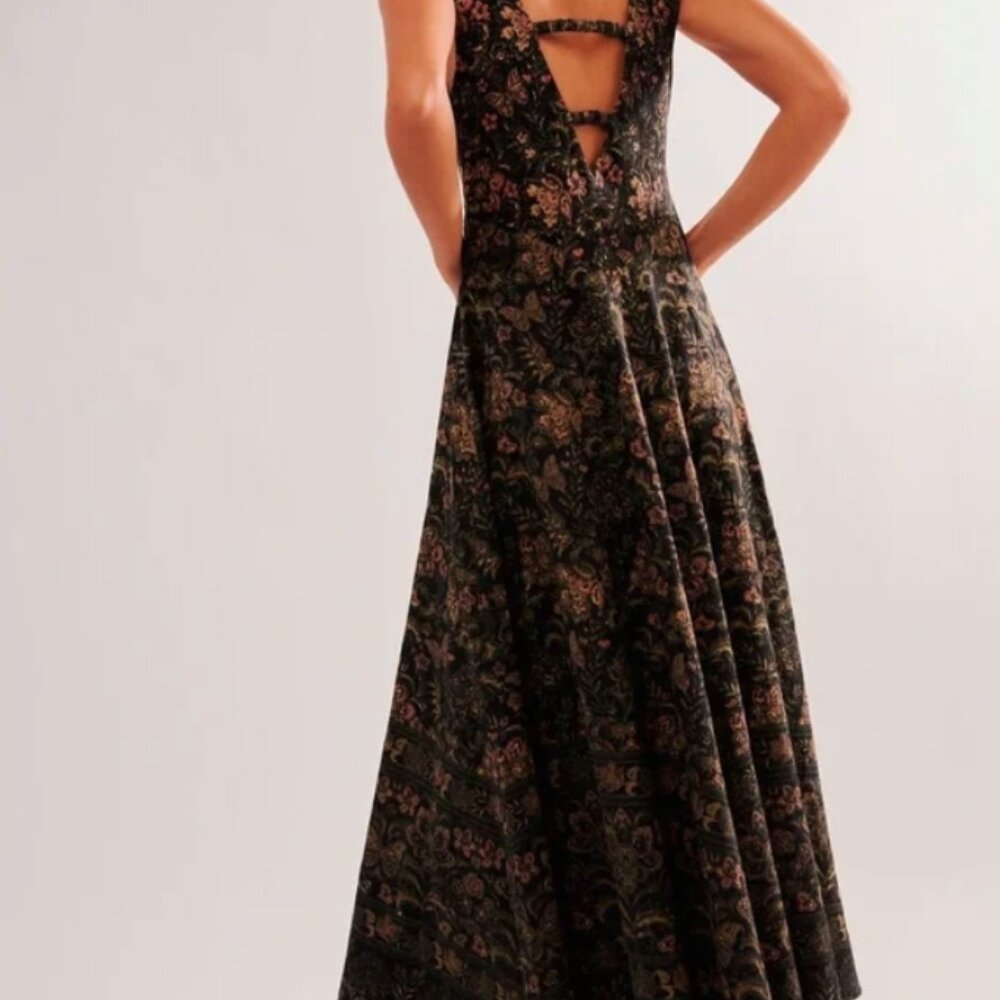 Malena, fits like S, dress, Black Floral - Picture 3 of 8